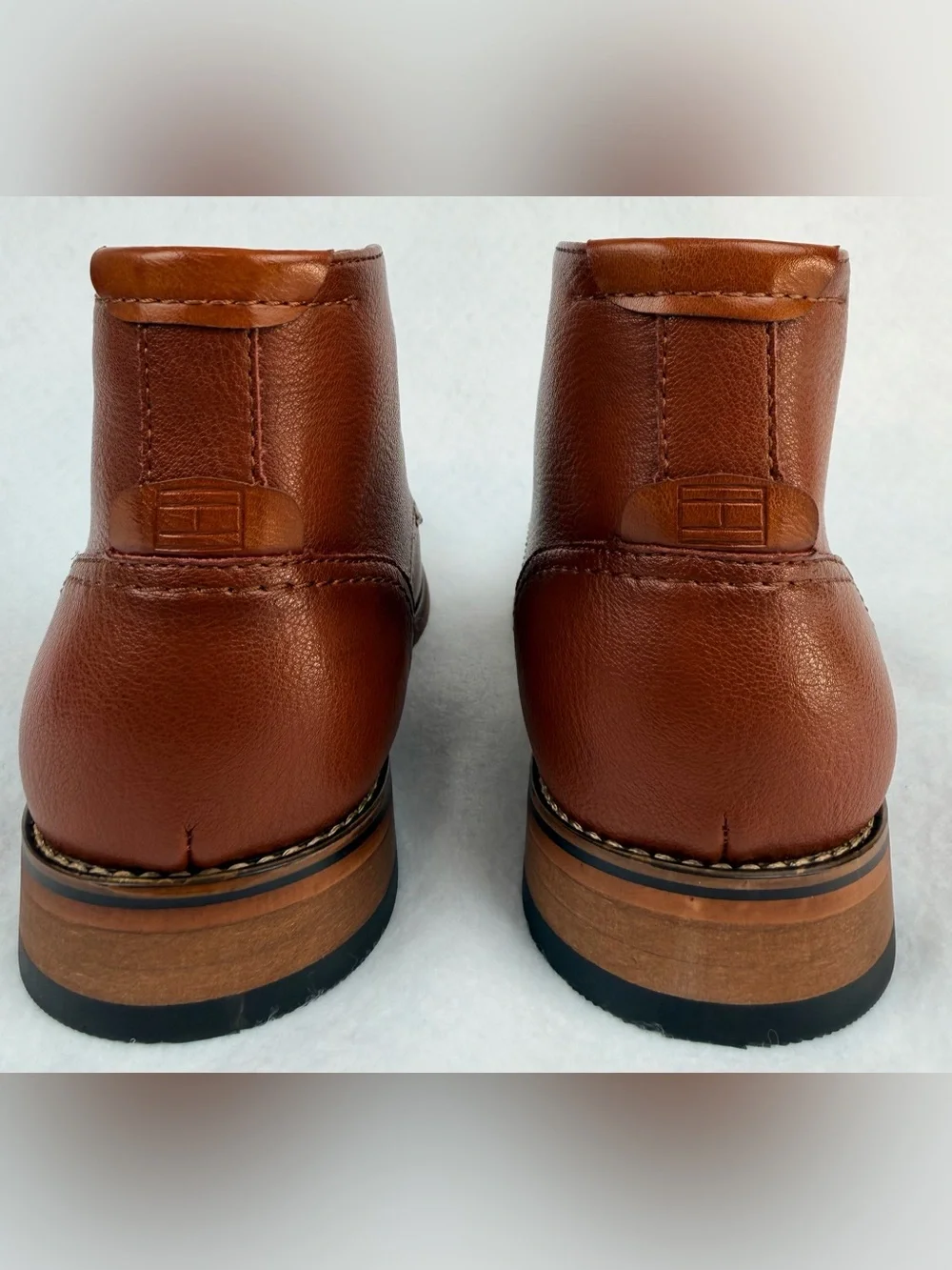 Tommy Hilfiger Bage Men's Medium Brown Chukka Boots Faux Leather Upper Size 7.5M
